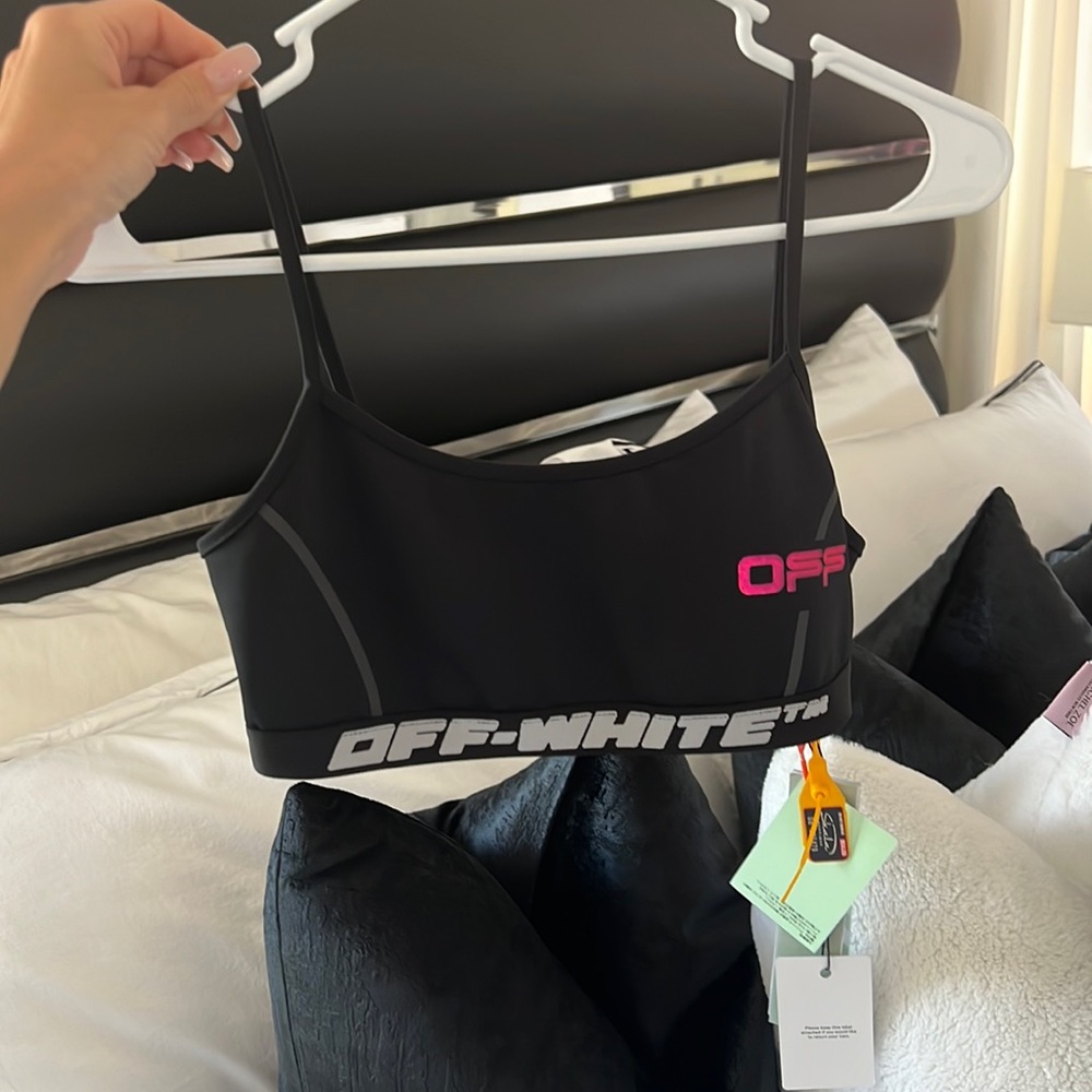 ✨BRAND NEW OFF-WHITE Black Sports Bra✨size 42/medium